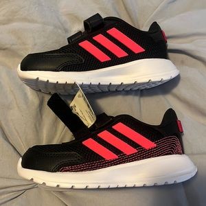 New with tags! Adidas size 8.5K (toddler sized) Tensaur Run 1 Shoes